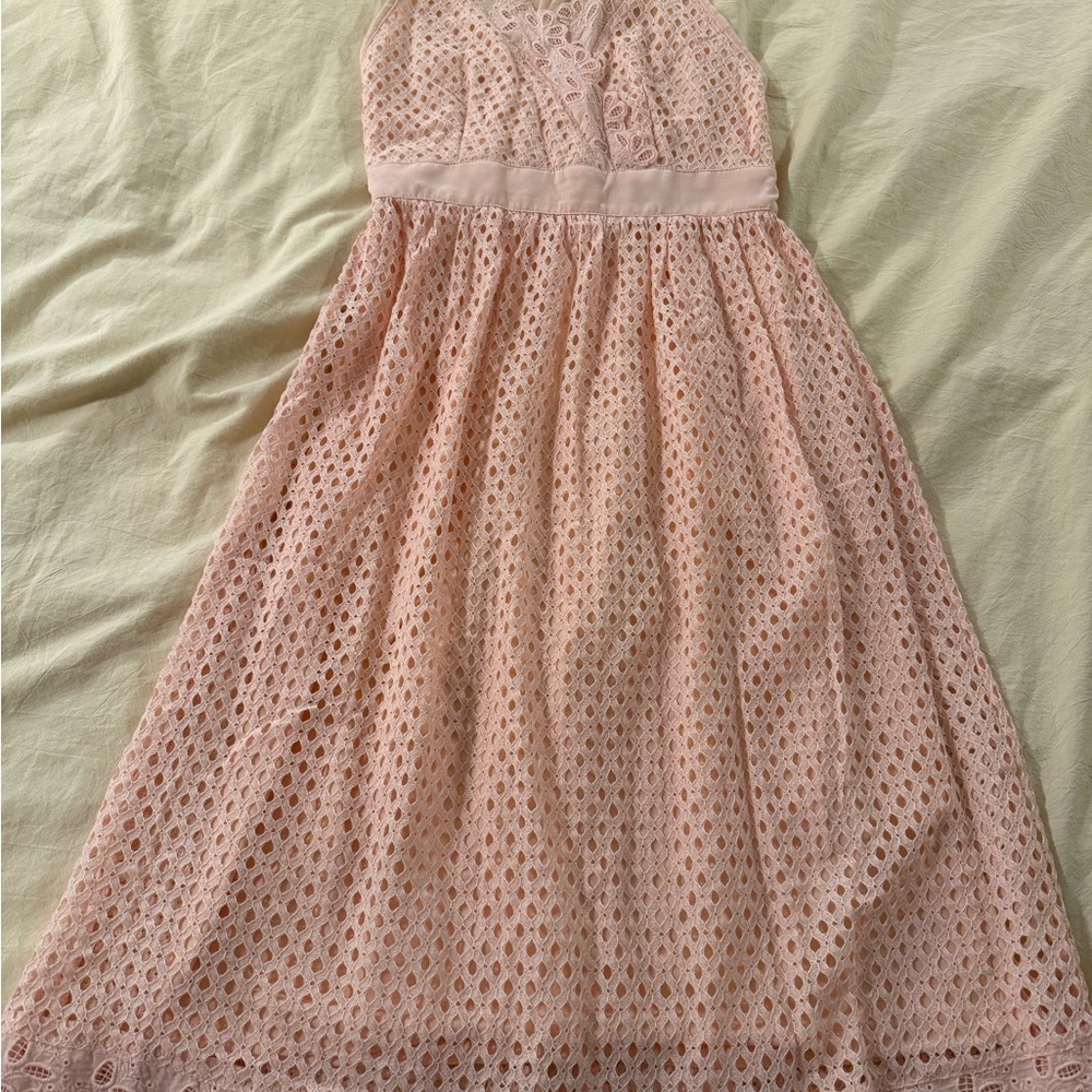 Elegant Pink Lace Dress (US 4)